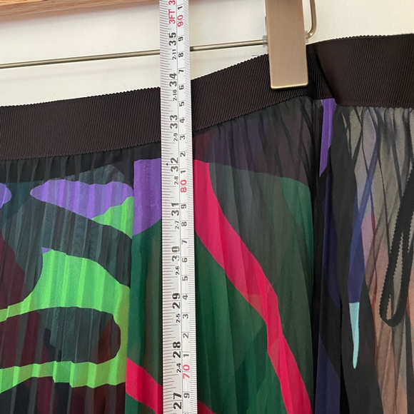 SACAI All-Over Print Pleated Skirt - Picture 5 of 14